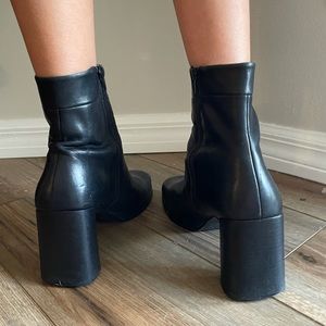 Black Leather Heeled Boots!!!